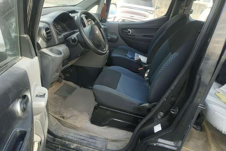 Used Nissan NV200 2011 1.6L 232 Seats Zunya Trim Driver Seat