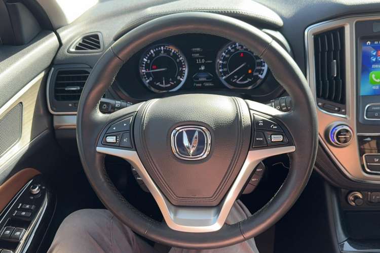 Used CHANGAN CS95 2017 2.0T Two-Wheel Drive Zhitu Edition