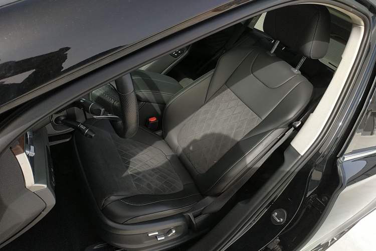 Used Hongqi HS7 2021 2.0T DCT Two-Wheel Drive Smart Connect Flagship Edition
