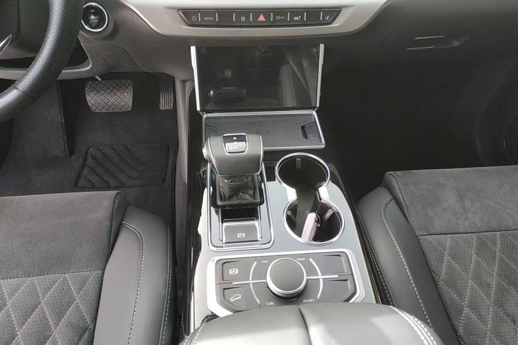 Used Hongqi HS7 2021 2.0T DCT Two-Wheel Drive Smart Connect Flagship Edition
