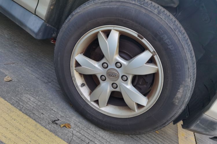 Used BYD S6 2011 2.0L Manual Luxury Version
