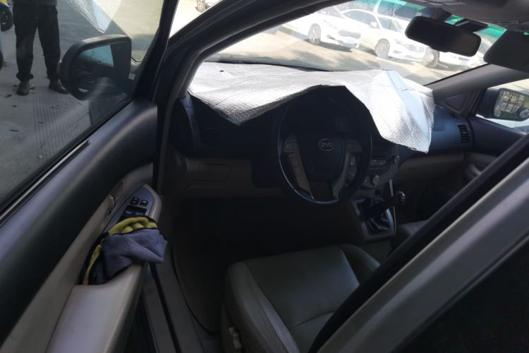 Used BYD S6 2011 2.0L Manual Luxury Version
