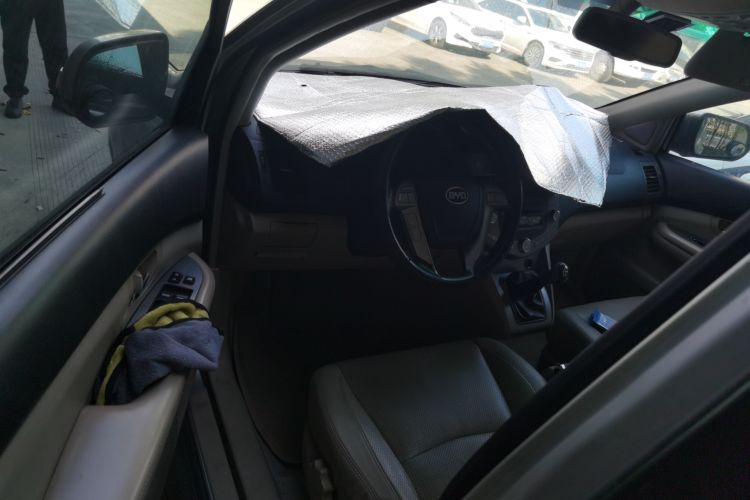 Used BYD S6 2011 2.0L Manual Luxury Version
