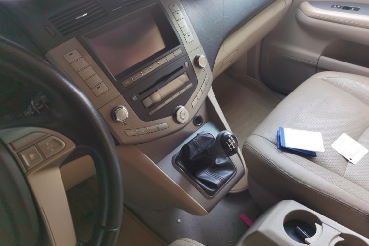 Used BYD S6 2011 2.0L Manual Luxury Version
