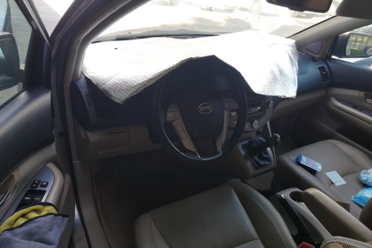 Used BYD S6 2011 2.0L Manual Luxury Version
