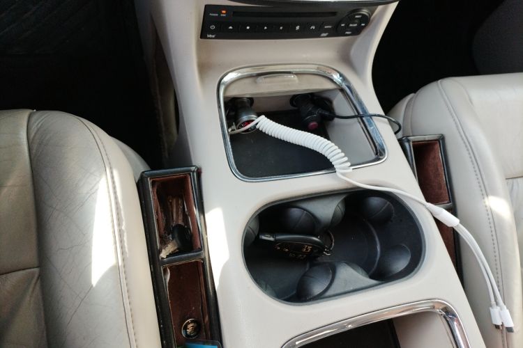 Used Chrysler Grand Voyager 2013 3.6L Luxury Edition Gear Lever