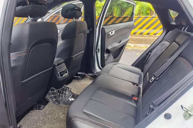 Used Baojun RC-6 2019 1.5T CVT 24-Hour Online Flagship Edition