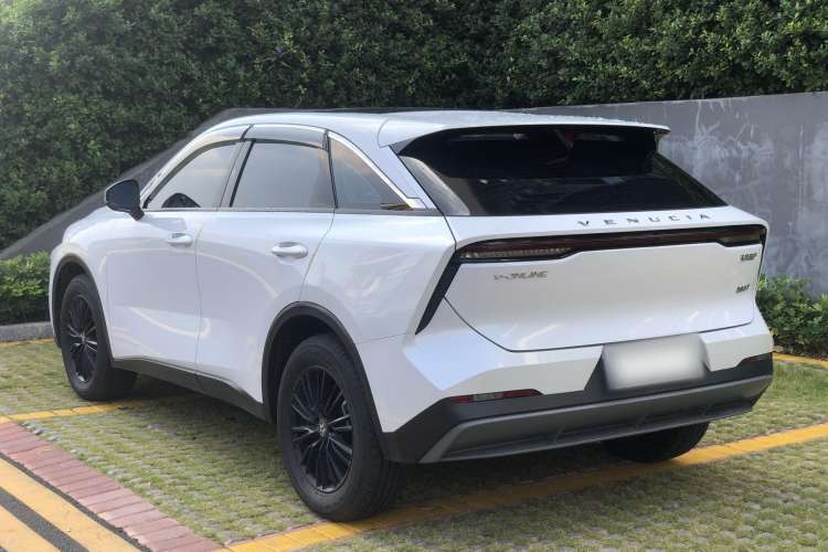 Used Venucia V 2021 260T Idol Edition
