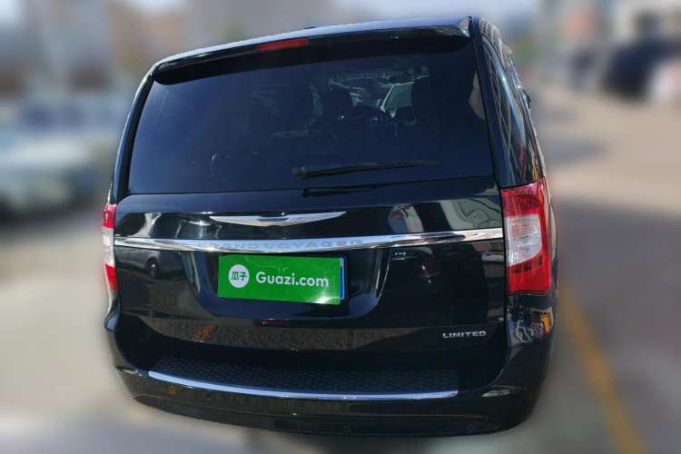 Used Chrysler Grand Voyager 2013 3.6L Luxury Edition Rear