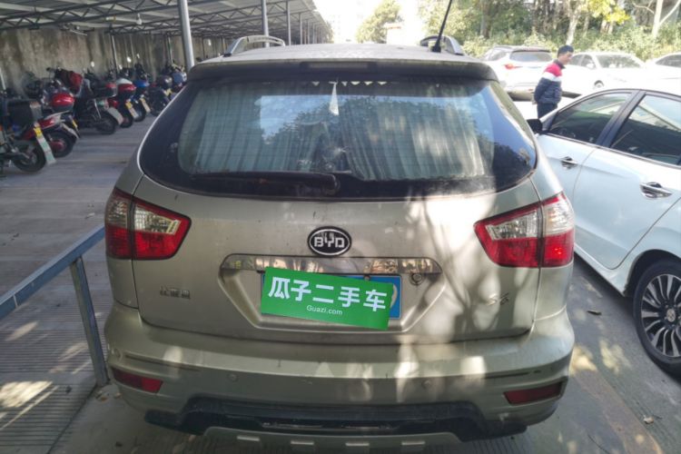 Used BYD S6 2011 2.0L Manual Luxury Version
