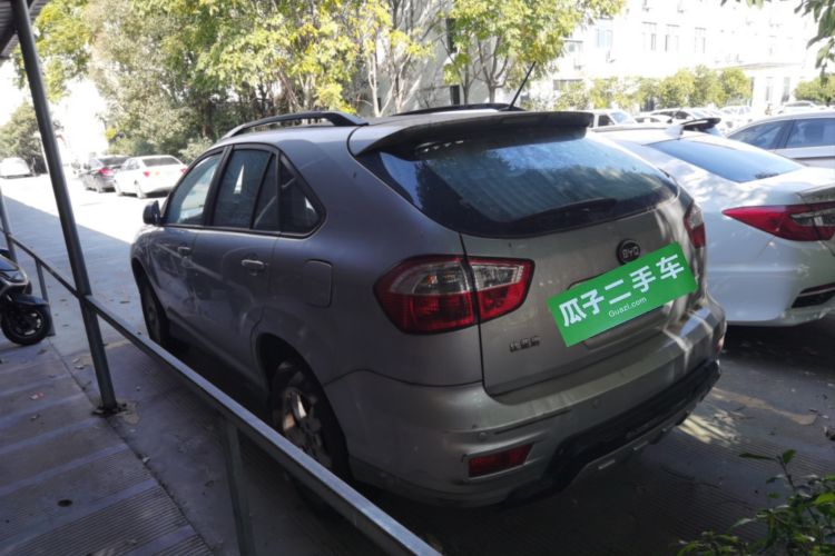 Used BYD S6 2011 2.0L Manual Luxury Version
