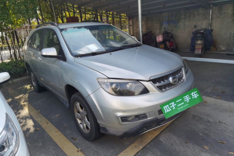 Used BYD S6 2011 2.0L Manual Luxury Version
