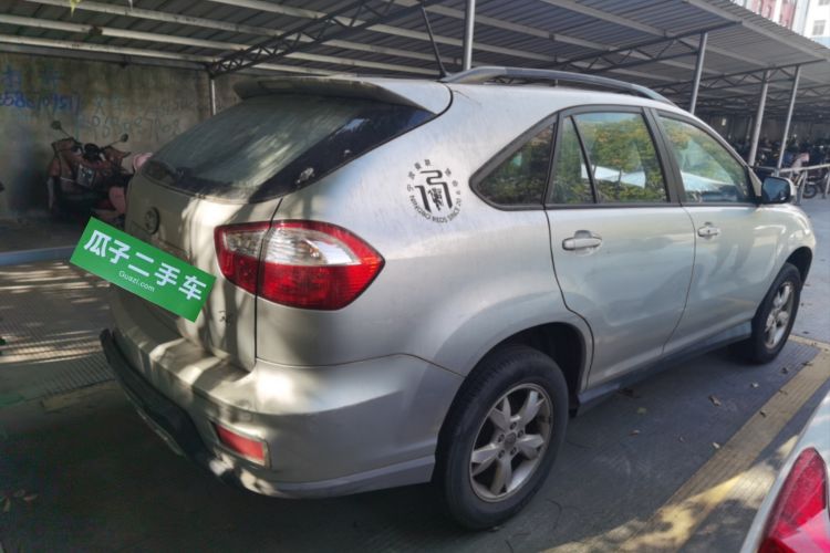 Used BYD S6 2011 2.0L Manual Luxury Version
