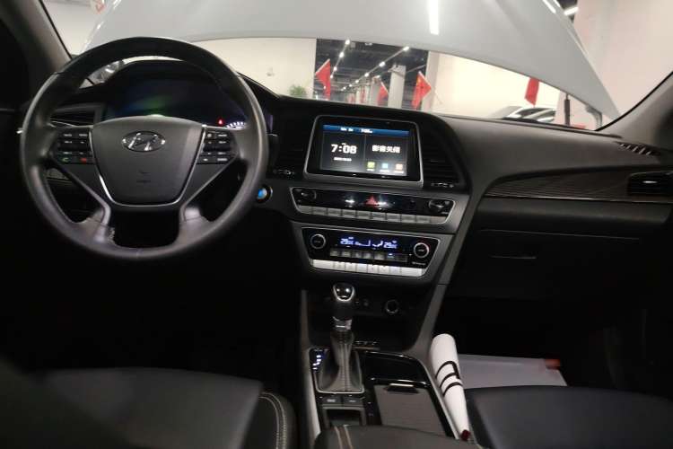 Used Hyundai Sonata Plug-in Hybrid 2018 2.0 PHS Smart Connect Version China VI Standard