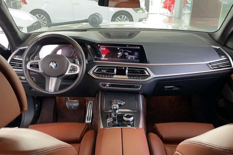 Used BMW X7 2020 xDrive40i Luxury M Sport Package
