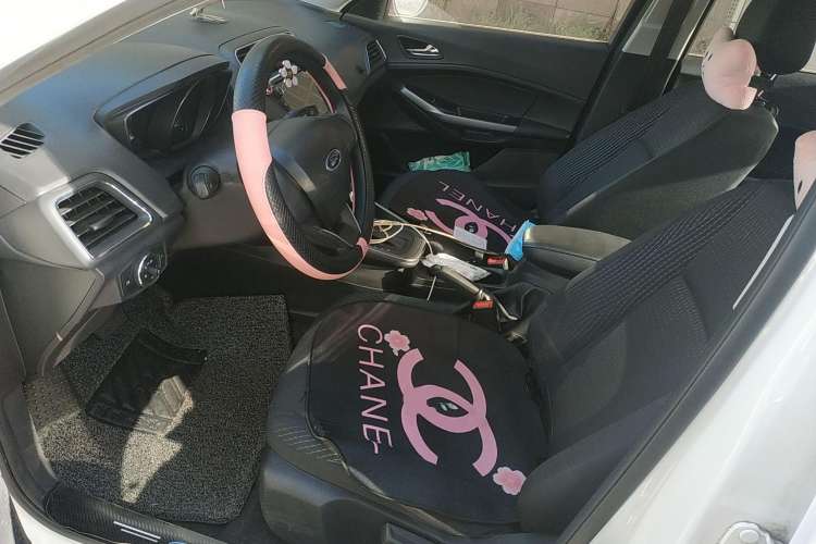 Used Ford Escort 2019 Revised 1.5L Automatic ZhiXiang Version (Tire Pressure Monitoring) China VI Standard
