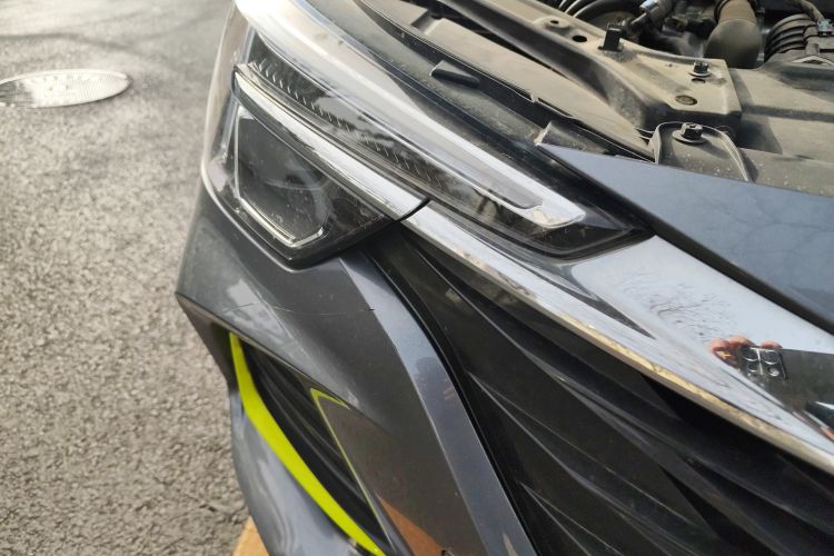 Used Roewe i6 MAX 2020 300TGI Automatic "Swell Cool Smart Drive" Edition Right Front Headlight