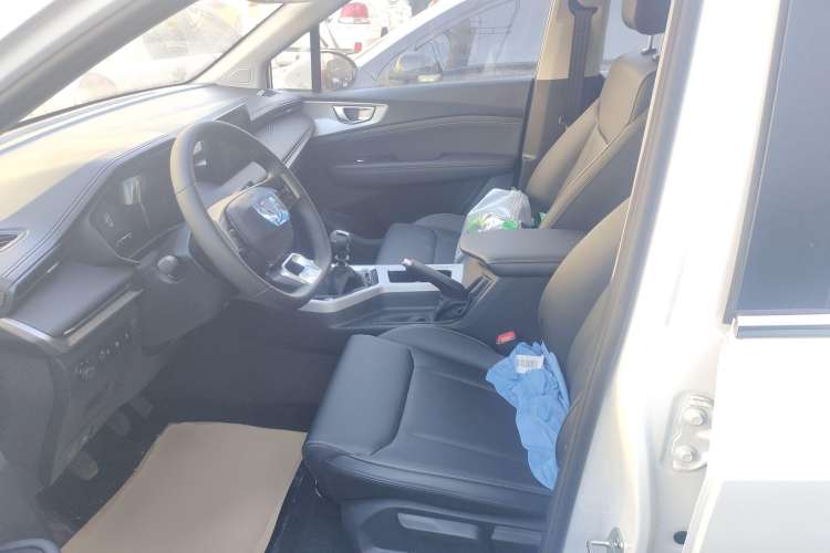 Used Wuling Jiachen 2022 1.5L Manual Comfort Edition
