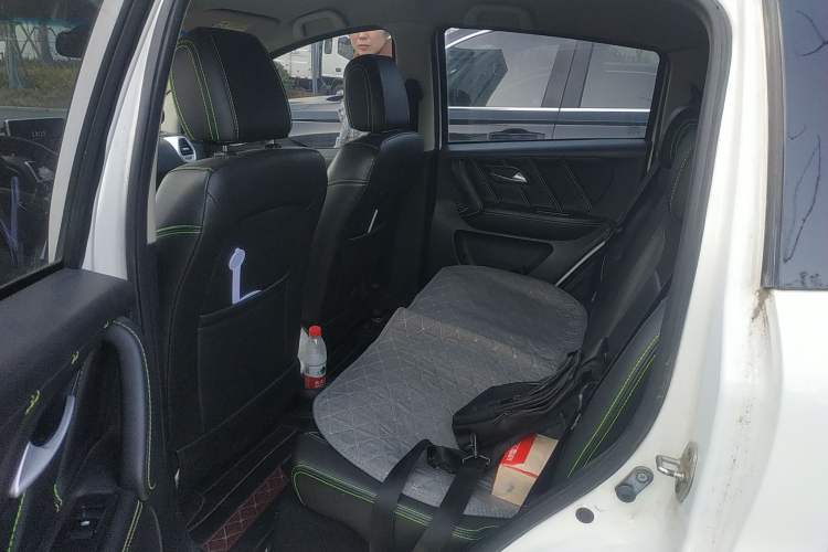 Used JAC iEV6E 2018 Sport Edition iEV6E Luxury Smart Enjoyment Version Left Rear Seat