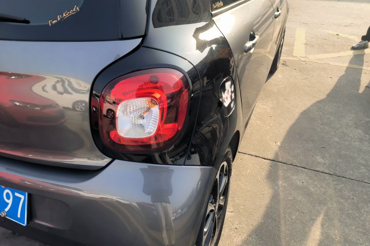 Used smart forfour 2016 1.0L 52 kW Passion Edition
