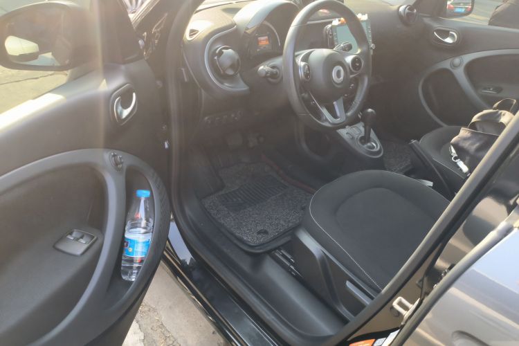 Used smart forfour 2016 1.0L 52 kW Passion Edition
