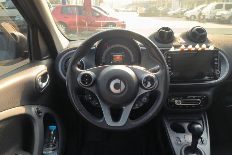 Used smart forfour 2016 1.0L 52 kW Passion Edition
