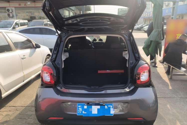 Used smart forfour 2016 1.0L 52 kW Passion Edition
