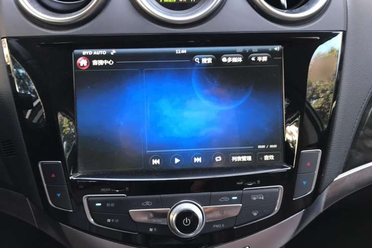 Used BYD Tang New Energy 2015 2.0T Four-Wheel-Drive Flagship Model Audio And AC Panel