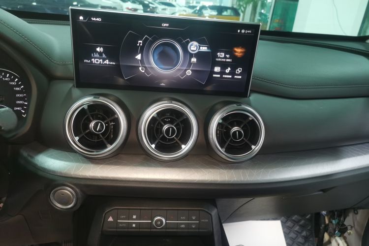 Used Wey VV5 2021 1.5T Two-Wheel Drive Color Pioneer