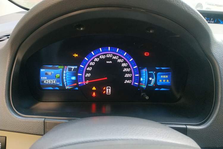 Used BYD M6 2015 2.4L Automatic Prestige Edition
