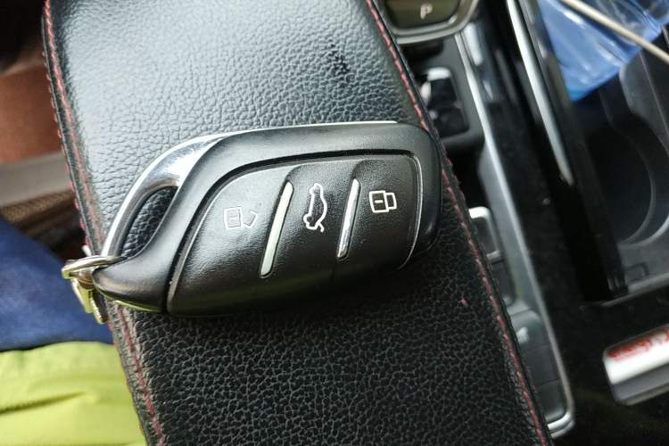 Used Roewe i6 MAX 2020 300TGI Automatic "Swell Cool Smart Drive" Edition
