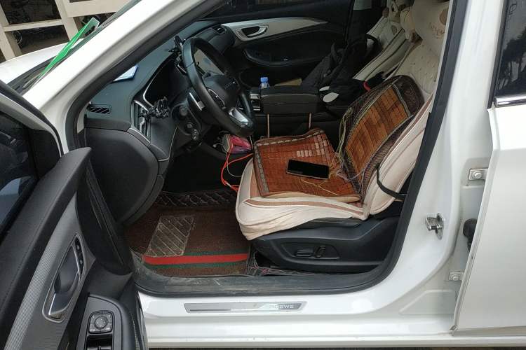 Used Roewe i6 MAX 2020 300TGI Automatic "Swell Cool Smart Drive" Edition
