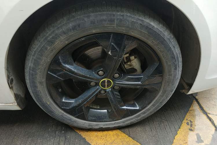 Used Roewe i6 MAX 2020 300TGI Automatic "Swell Cool Smart Drive" Edition
