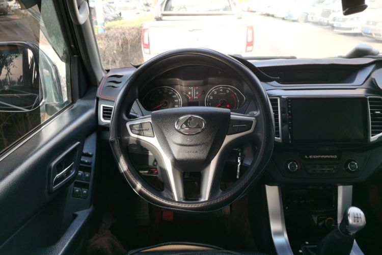 Used Leopaard Q6 2015 2.4L Manual Two-Wheel-Drive Elite Model Steering Wheel