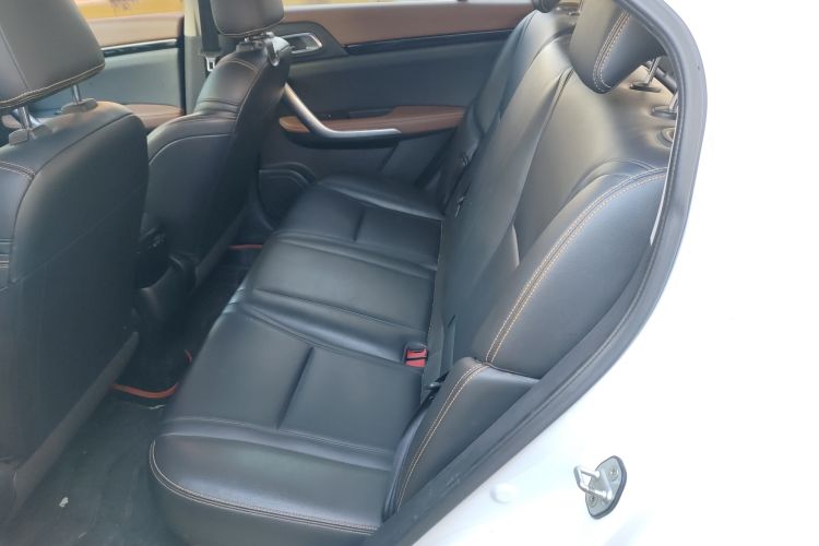 Used Dongfeng Aeolus AX4 2017 1.6L DCT Trendy Style
