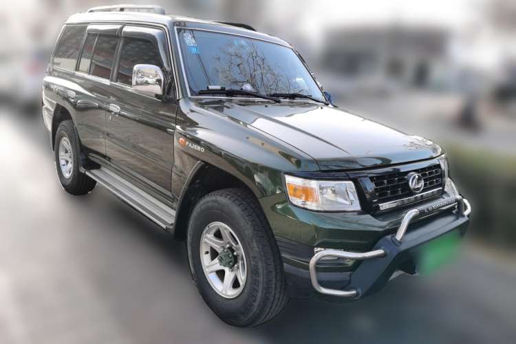 Used Leopaard Q6 2015 2.4L Manual Two-Wheel-Drive Elite Model Front Right 45 Deg