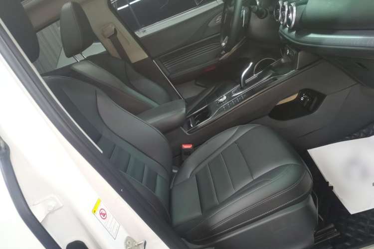 Used Wey VV5 2021 1.5T Two-Wheel Drive Color Pioneer