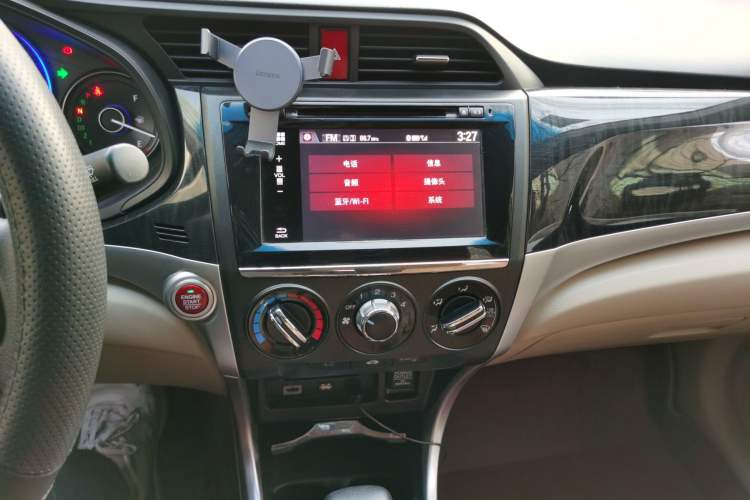 Used Honda Crider 2013 1.8L automatic luxury edition
