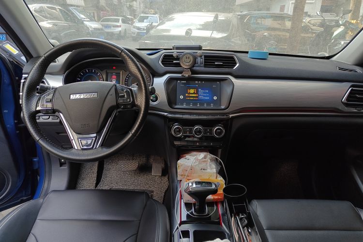 Used Haval H2 2018 Chuanxiang Edition Blue Badge 1.5T Dual-Clutch Two-Wheel Drive ZhiShang Model