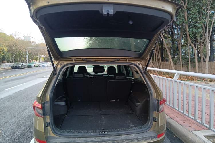 Used Skoda Kodiaq 2017 TSI330 7-Seater Two-Wheel-Drive Luxury Edition
