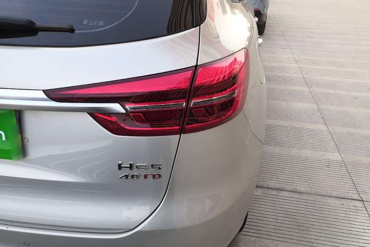 Used Hongqi HS5 2022 Revised Version 2.0T Smart Connect Flagship Edition
