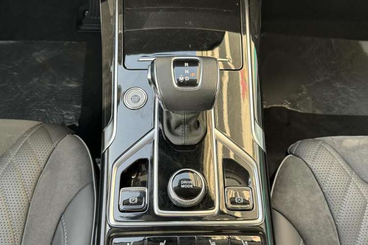 Used Hongqi HS5 2022 Revised Version 2.0T Smart Connect Flagship Edition
