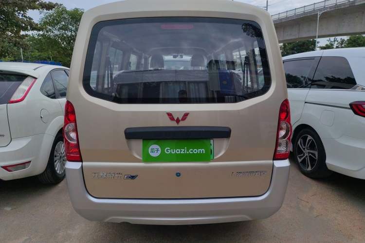 Used Wuling Rongguang EV 2022 Basic Passenger Bus Powered by Penghui Battery
