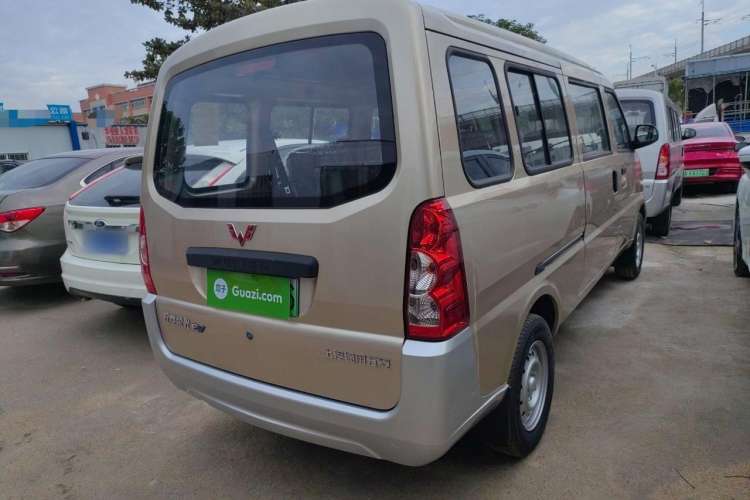 Used Wuling Rongguang EV 2022 Basic Passenger Bus Powered by Penghui Battery

