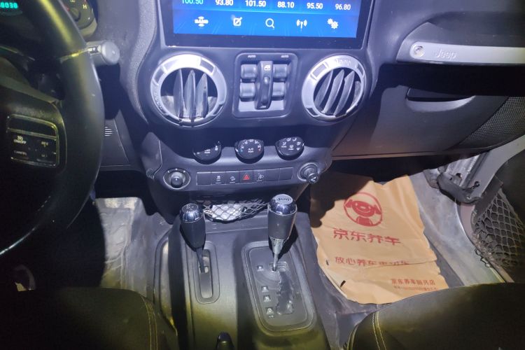 Used Jeep Wrangler 2014 2.8TD Sahara Four-Door Edition
