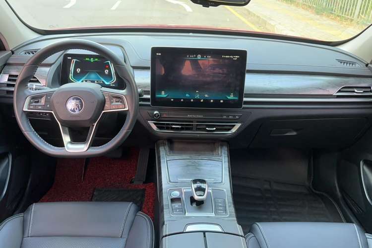 Used BYD Qin Pro New Energy 2018 DM 1.5TI Automatic Smart Connect Enjoyment Model Center Console