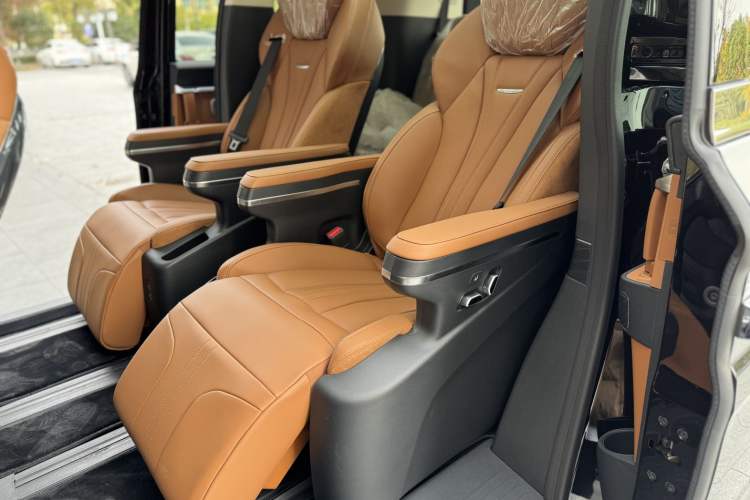 Used Hongqi HQ9 2023 2.0T Smart Connect Flagship Edition
