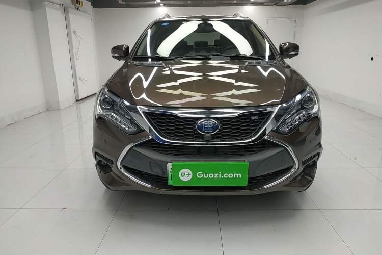 Used BYD Tang New Energy 2017 2.0T All-Wheel Drive Hyatt Model Front