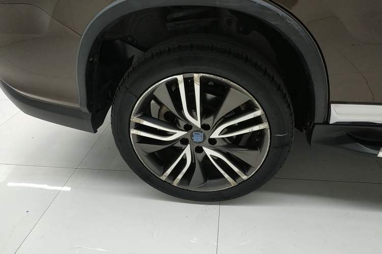 Used BYD Tang New Energy 2017 2.0T All-Wheel Drive Hyatt Model Right Rear Wheel Hub