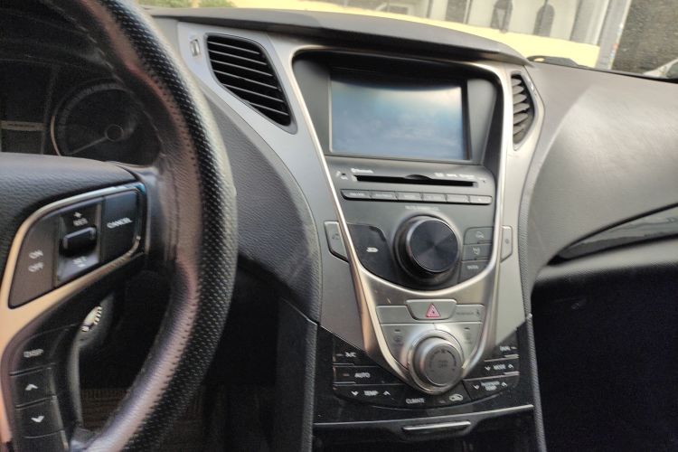 Used Hyundai Azera 2011 2.4L Comfort Version